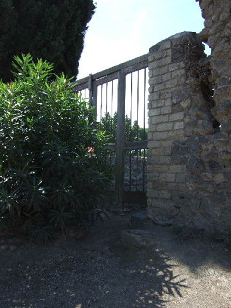 II.4.8 Pompeii.  September 2005. Garden Entrance.
