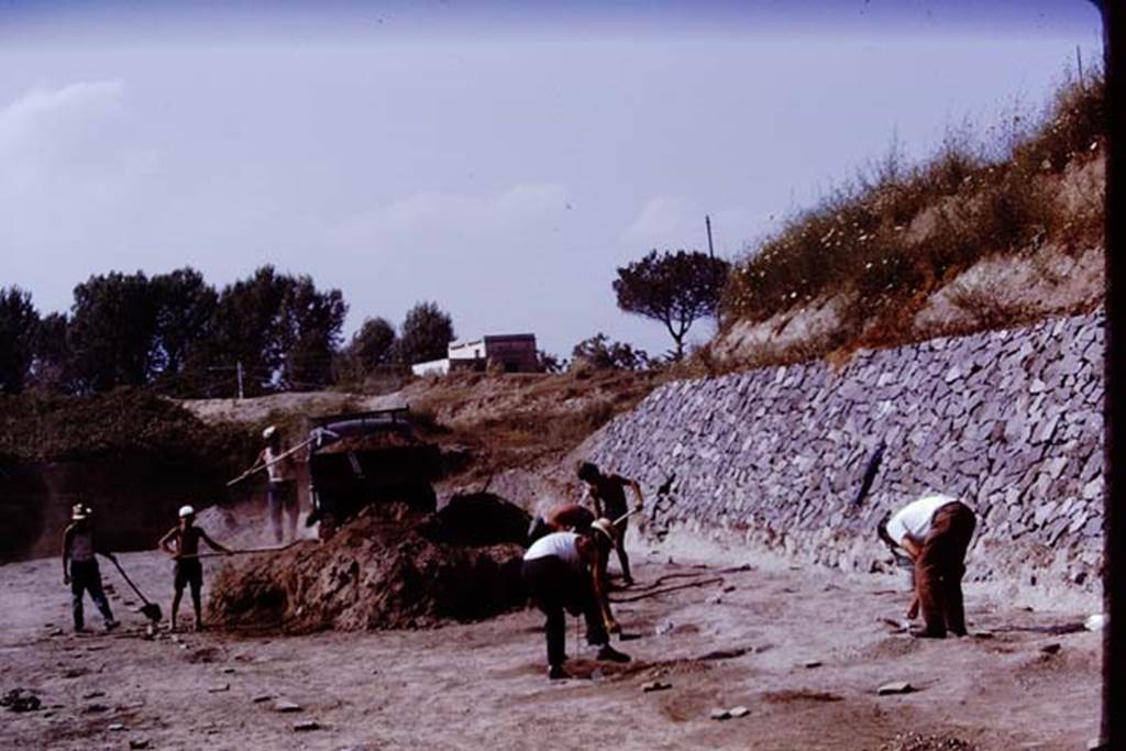 II.5 Pompeii. 1970.  Digging near the new retaining wall.  Photo by Stanley A. Jashemski.
Source: The Wilhelmina and Stanley A. Jashemski archive in the University of Maryland Library, Special Collections (See collection page) and made available under the Creative Commons Attribution-Non Commercial License v.4. See Licence and use details.
J70f0554
