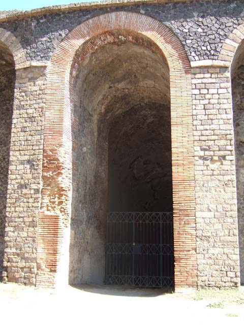 II.6 Pompeii. September 2005. Amphitheatre, central west side entrance.