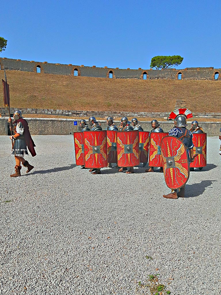 II.6 Pompeii. September 2024. 
Roman Soldiers – Legio IX Hispana - on the march. Photo courtesy of Giuseppe Ciaramella.

