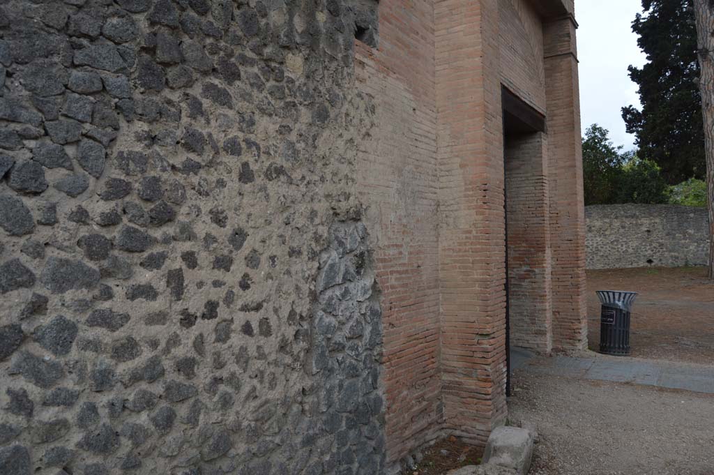 II.7.5 Pompeii. October 2017. Entrance, detail from north end of east side of Palaestra. 
Foto Taylor Lauritsen, ERC Grant 681269 DÉCOR.
