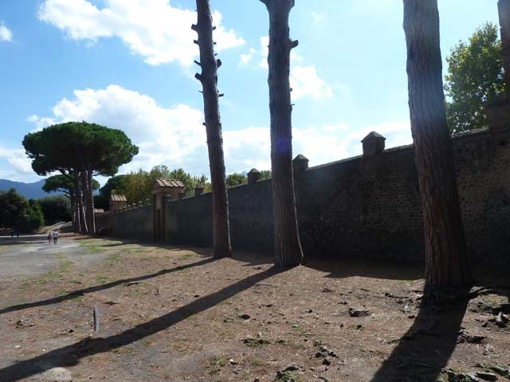 II.7.5 Pompeii. September 2015. Looking south-west across Piazzale Anfiteatro.