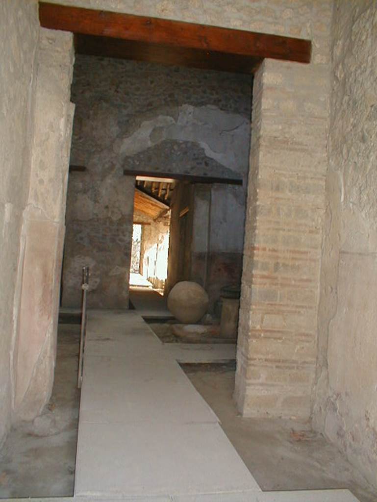 II.9.1 Pompeii. September 2004. Entrance corridor 1.