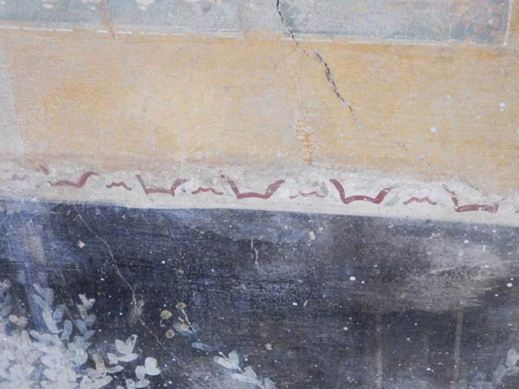 II.9.4, Pompeii. May 2018. Room 8, detail from south wall zoccolo. Photo courtesy of Buzz Ferebee. 

