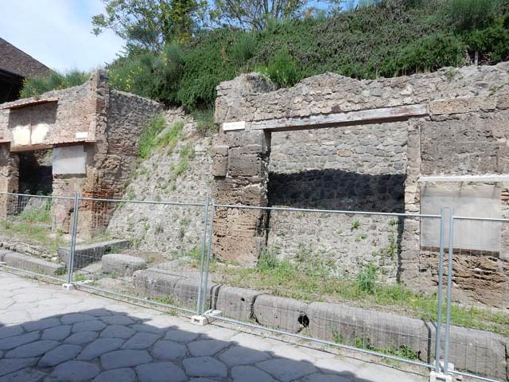 III.1.1 Pompeii. December 2018. Looking north to entrance doorway on Via dell’Abbondanza. Photo courtesy of Aude Durand.