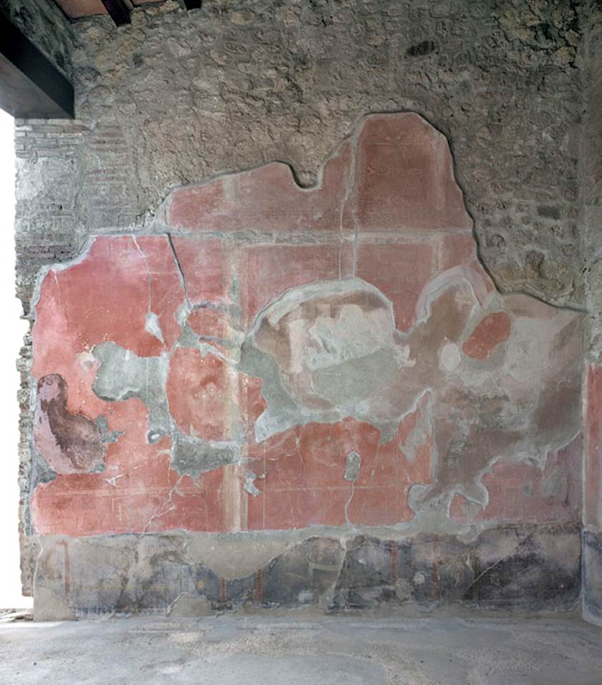 V.1.18 Pompeii. March 2009. Exedra “o”, west wall.
In the middle of the west wall was a painting of Danae holding the child Perseus arriving in Seriphos.
