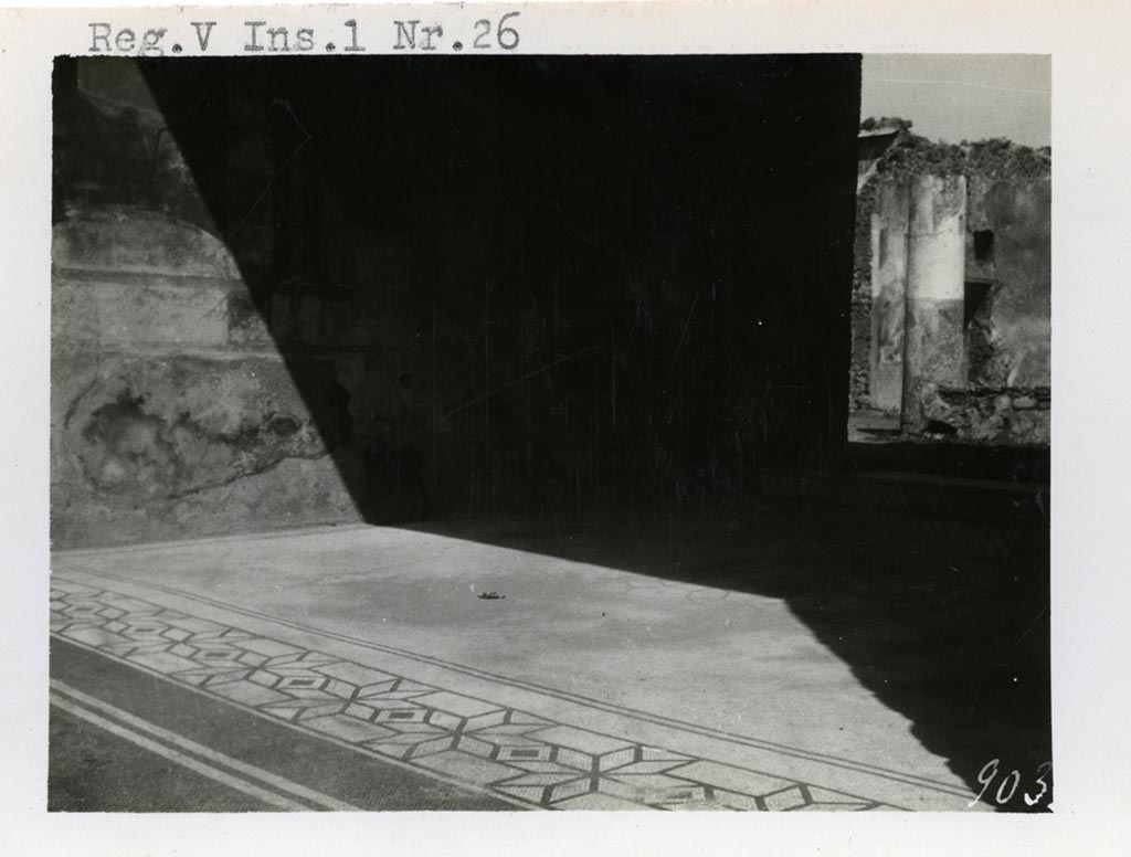 V.1.26 Pompeii. Pre-1937-39. Room “i”, looking north-east across floor mosaic towards north wall. 
Photo courtesy of American Academy in Rome, Photographic Archive. Warsher collection no. 903.


