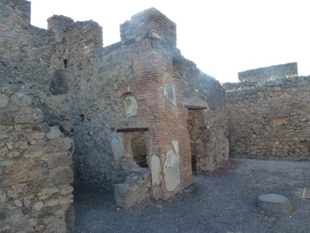 V.2.1 Pompeii. September 2015. Looking north into room on west side of entrance area.