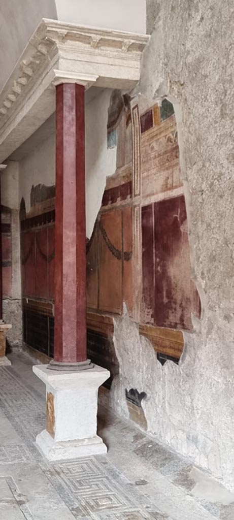 V.2.i Pompeii. Room 21, stucco in corinthian oecus. Under restoration in December 2007.
