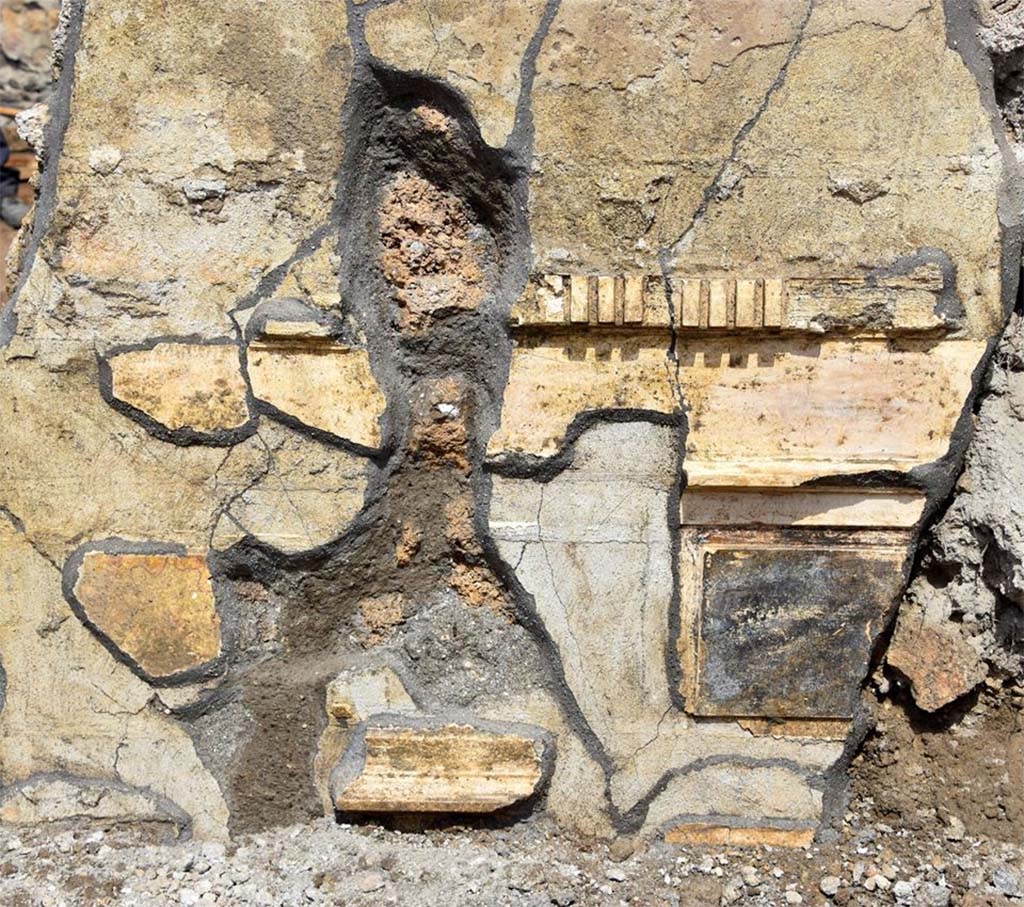 V.2.Pompeii. Casa di Orione. September 2021. 
Painted First Style decoration in south-east corner of atrium. Photo courtesy of Klaus Heese.
