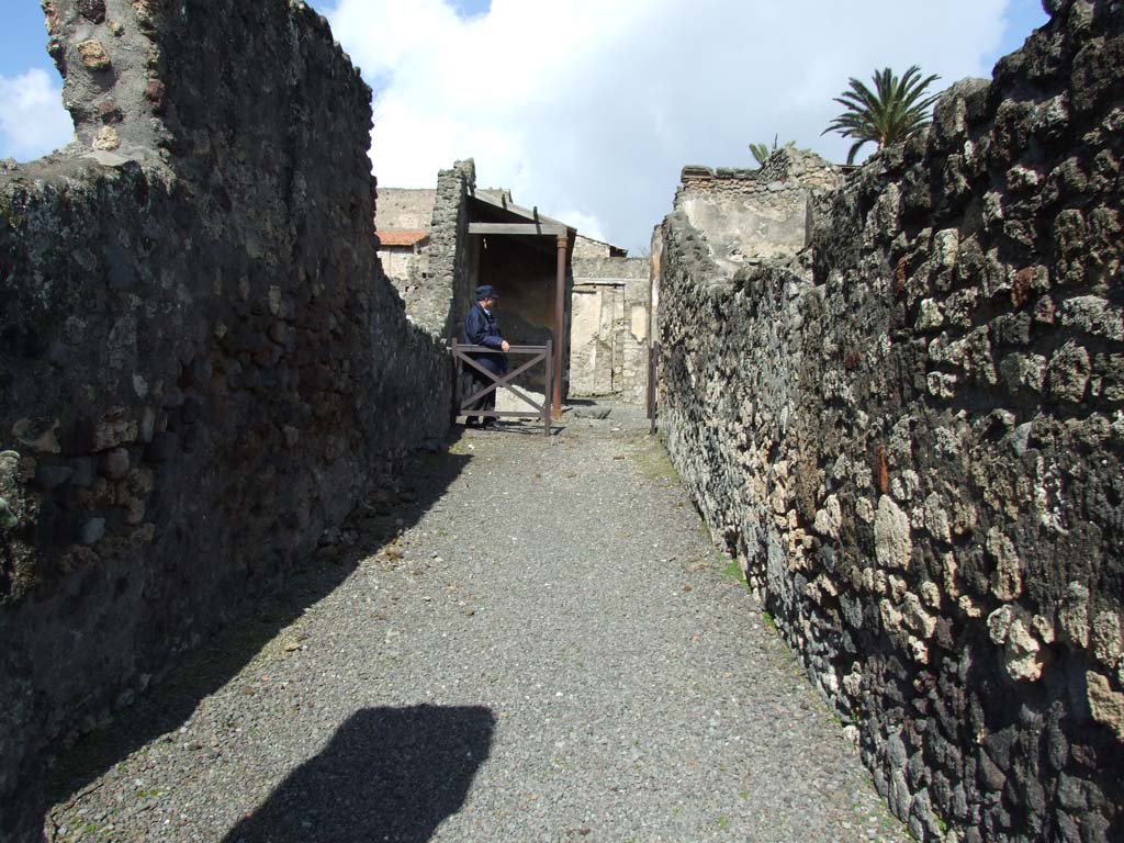 V.4.3 Pompeii. June 2012. Entrance doorway. Photo courtesy of Michael Binns.