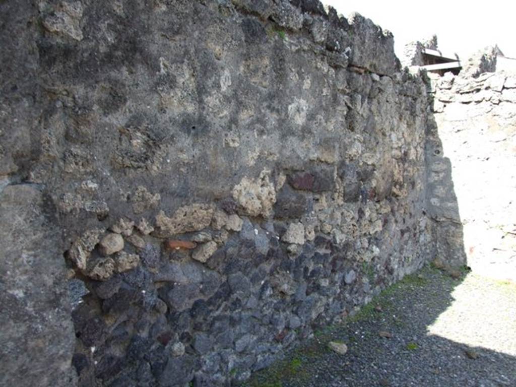 V.4.4 Pompeii. March 2009.  West wall.