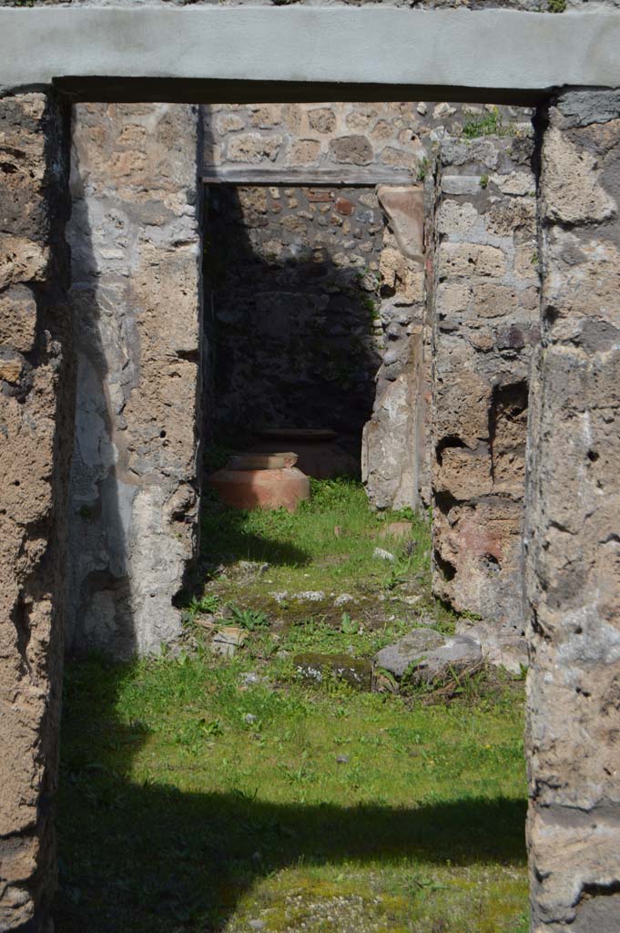 V.4.6 Pompeii. March 2018. Looking north from entrance doorway.
Foto Taylor Lauritsen, ERC Grant 681269 DÉCOR.
