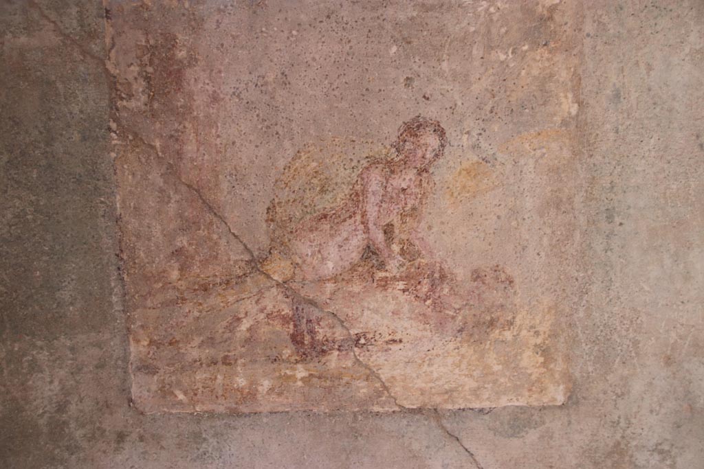 V.4.a Pompeii. October 2023. Room ‘s’, wall painting of Pyramus and Thisbe, from west wall. Photo courtesy of Klaus Heese.
