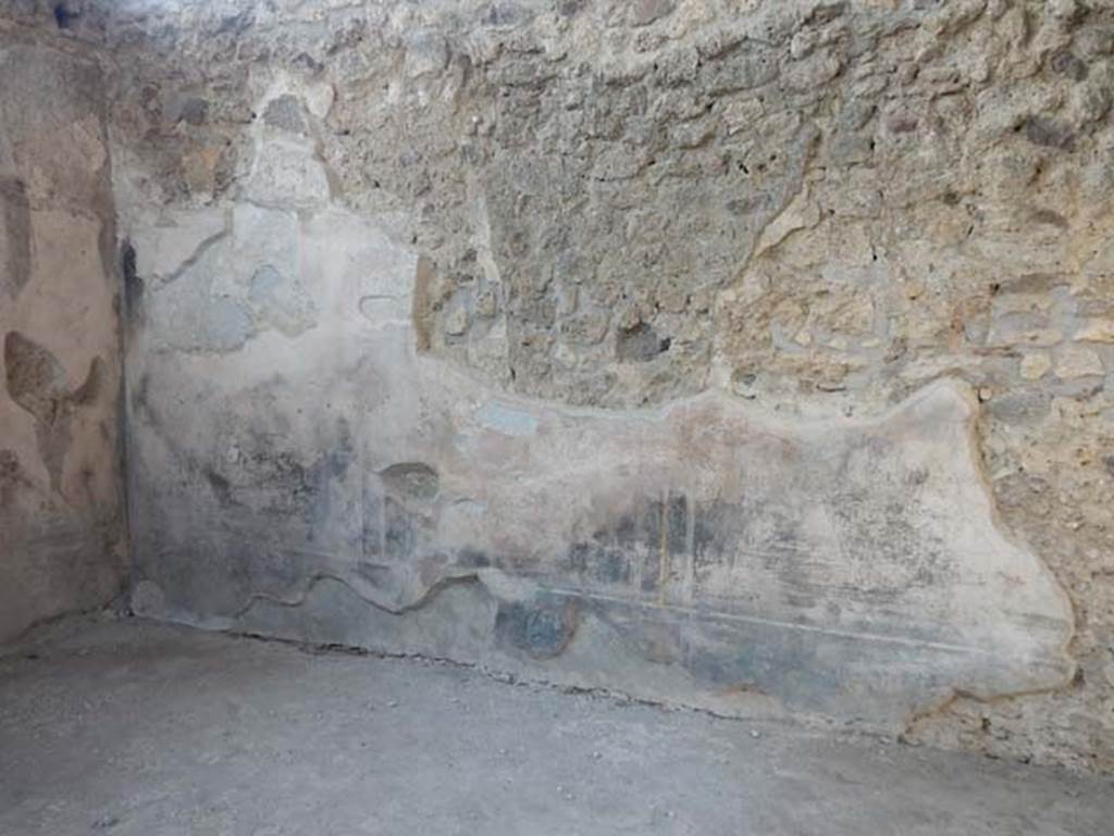 V.4.a Pompeii. May 2015. Room ‘u’, looking towards west wall. Photo courtesy of Buzz Ferebee.