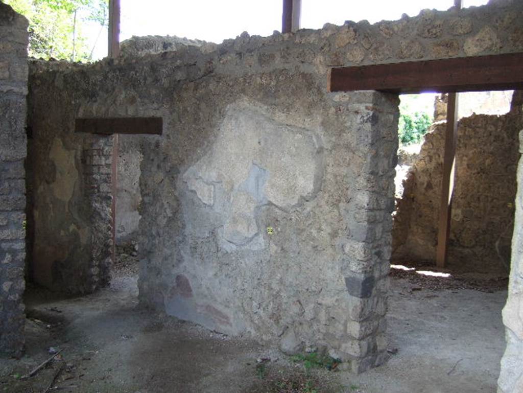 V.4.a Pompeii. May 2006. Two rooms to south of entrance at V.4.11.