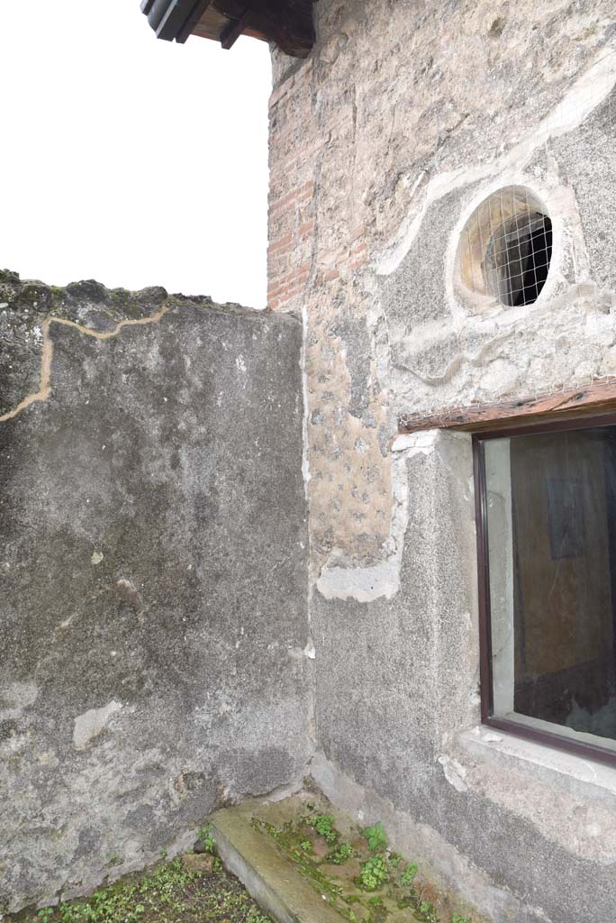 V.4.a Pompeii. March 2018. Room ‘m’, south-west corner.
Foto Annette Haug, ERC Grant 681269 DÉCOR.
