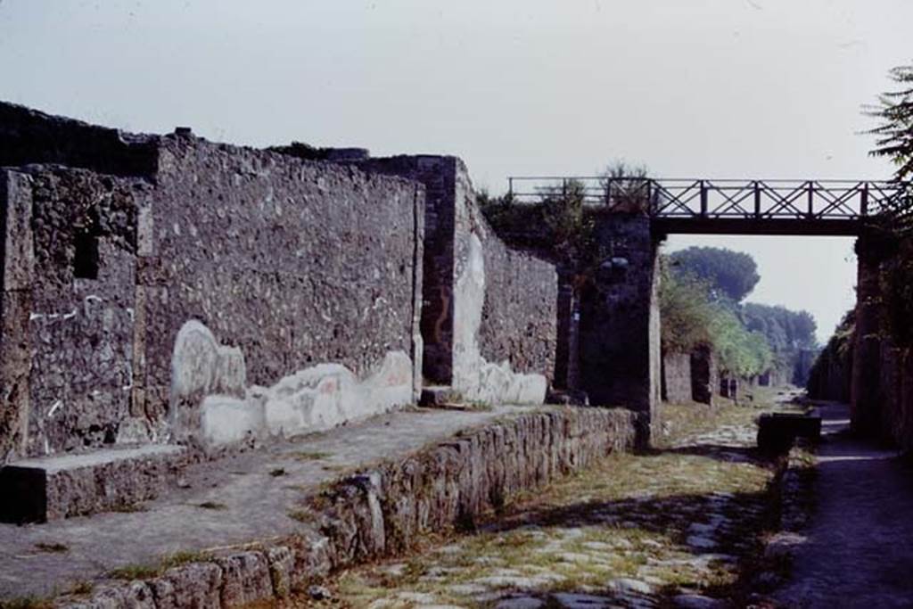 V.5.3 Pompeii. 1968. Entrance doorway on Via di Nola, looking east. Photo by Stanley A. Jashemski.
Source: The Wilhelmina and Stanley A. Jashemski archive in the University of Maryland Library, Special Collections (See collection page) and made available under the Creative Commons Attribution-Non Commercial License v.4. See Licence and use details.
J68f1595
