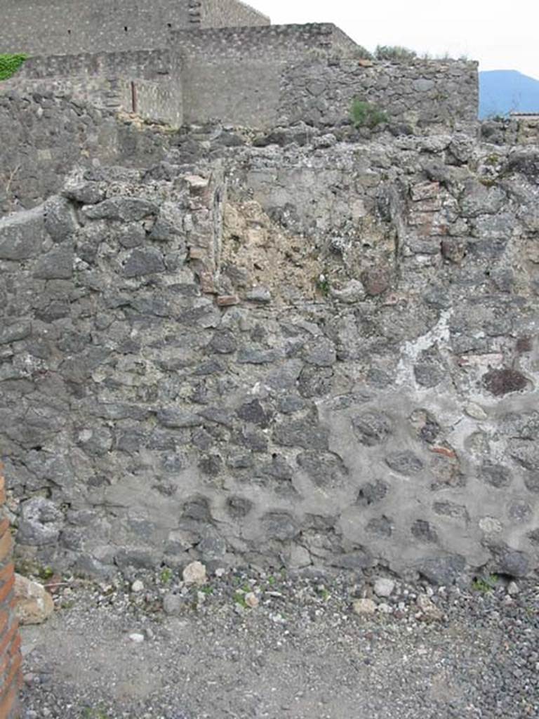 VI.1.17 Pompeii. May 2003. South wall of bar-room, with remains of a niche ? Photo courtesy of Nicolas Monteix.