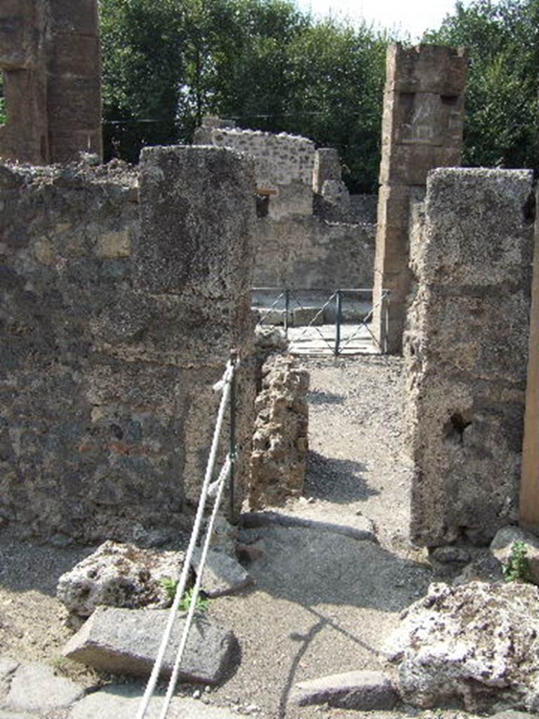 VI.1.20 Pompeii. September 2005. Entrance doorway to rear of bar, looking west.