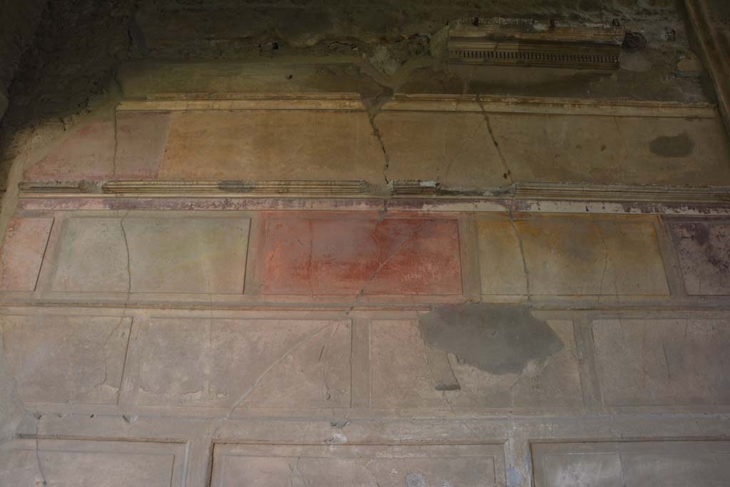 VI.2.4 Pompeii. March 2019. Detail from upper south wall of tablinum.
Foto Annette Haug, ERC Grant 681269 DÉCOR.
