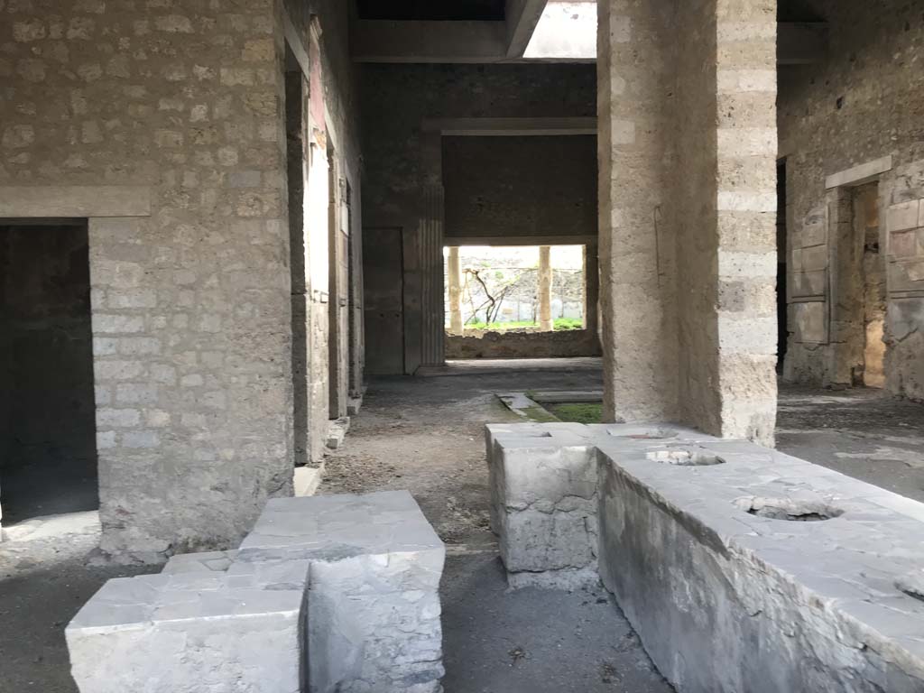 VI.2.5 Pompeii. December 2018. Looking south-east across counter from entrance doorway. Photo courtesy of Aude Durand.