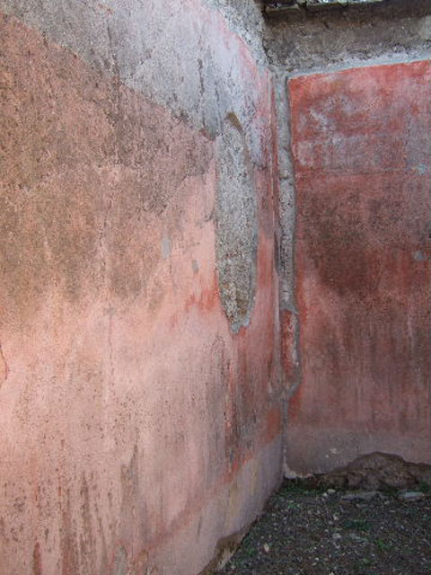 VI.2.22 Pompeii. September 2005. Recess in north wall of cubiculum.