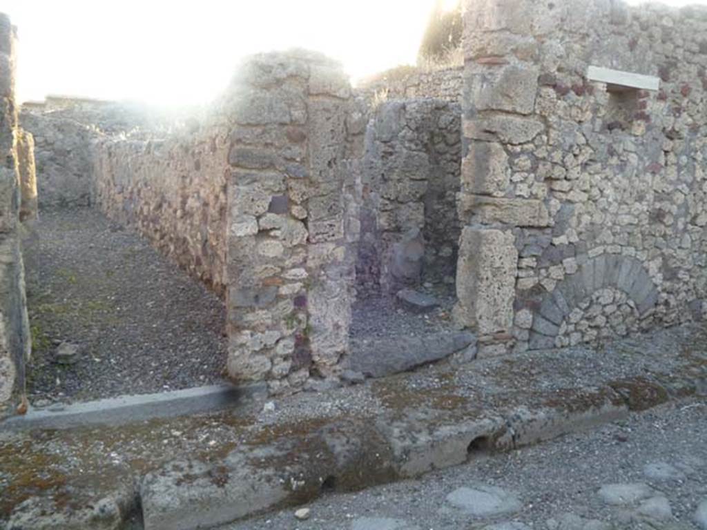 VI.2.27, on left, and VI.2.26, on right, Pompeii. May 2011. Entrance doorways.