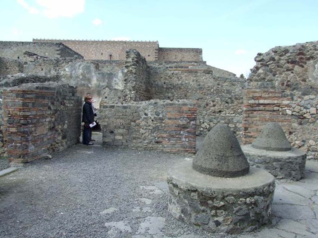 VI.3.3 Pompeii.  March 2009.  Room 7. Looking north towards doorway to room 8, and doorway of stable at VI.3.28
