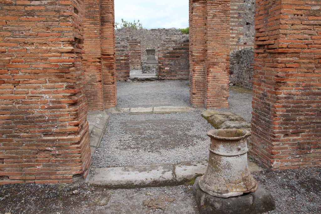 VI.3.3 Pompeii. April 2014. Room 1, atrium and impluvium, looking east from entrance corridor. Photo courtesy of Klaus Heese.