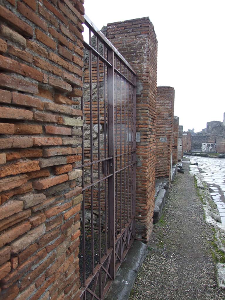 VI.3.7 Pompeii. December 2007. Entrance on Via Consolare looking south.