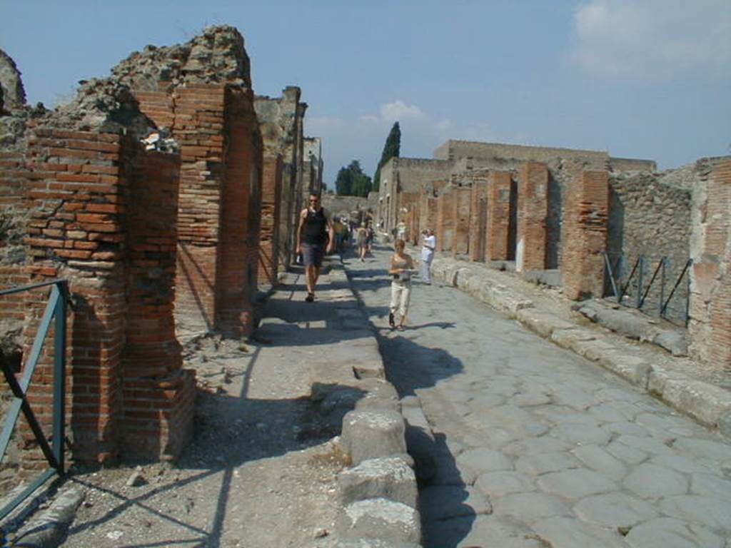 VI.17 Pompeii. May 2005. Via Consolare looking north, from outside  VI.3.11