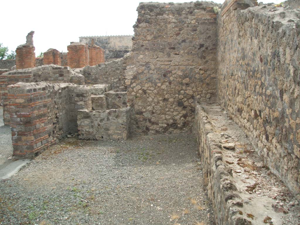 VI.3.28 Pompeii. December 2018. Looking west, with doorway to mill-room of Vi.3.3, on left. Photo courtesy of Aude Durand.