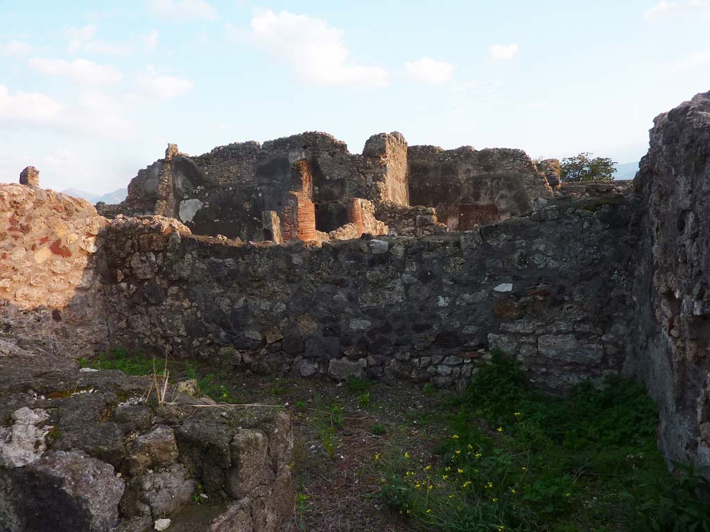 VI.5.9 Pompeii. November 2021. 
South wall of triclinium, which according to Zahns plan (in Part 1 of VI.5.9) would have had a doorway linking into VI.5.10. 
Photo courtesy of Hlne Dessales.

