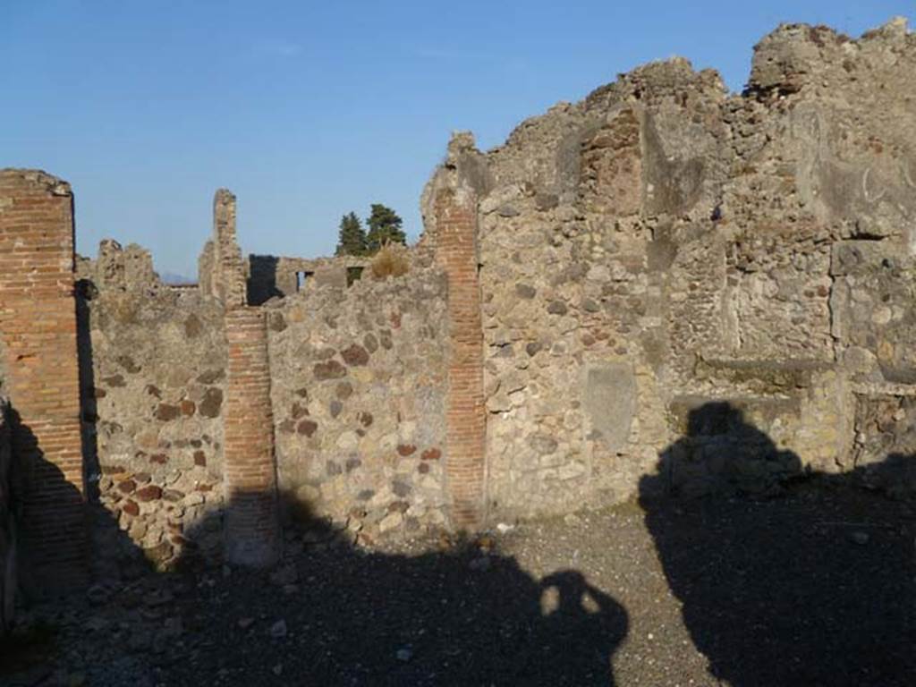 VI.5.10 Pompeii. May 2011. Room 16, looking towards east wall. 
