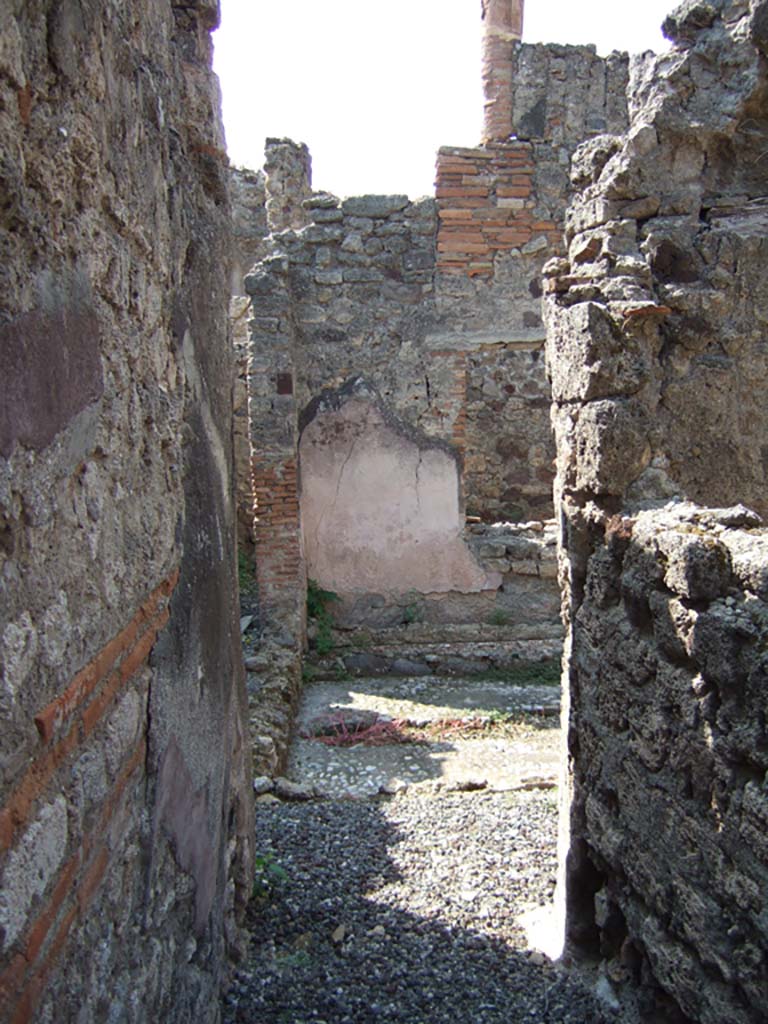 VI.5.17 Pompeii. September 2005. Entrance doorway.