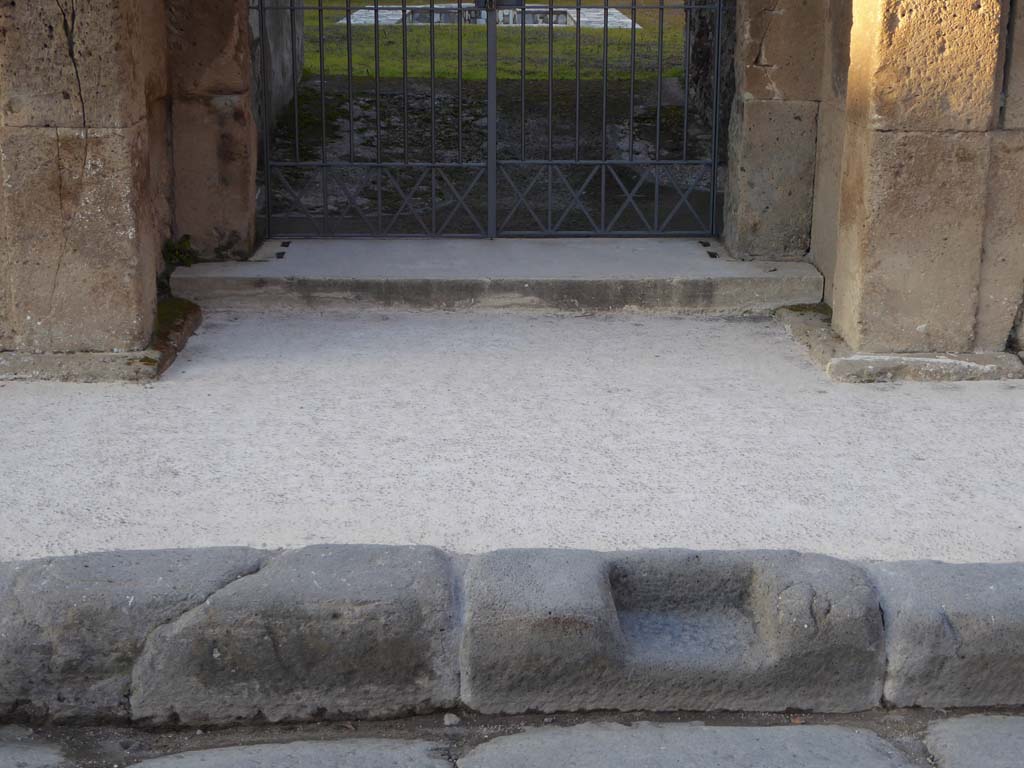 VI.6.1 Pompeii. April 2019. Looking north to entrance doorway. Photo courtesy of Rick Bauer.