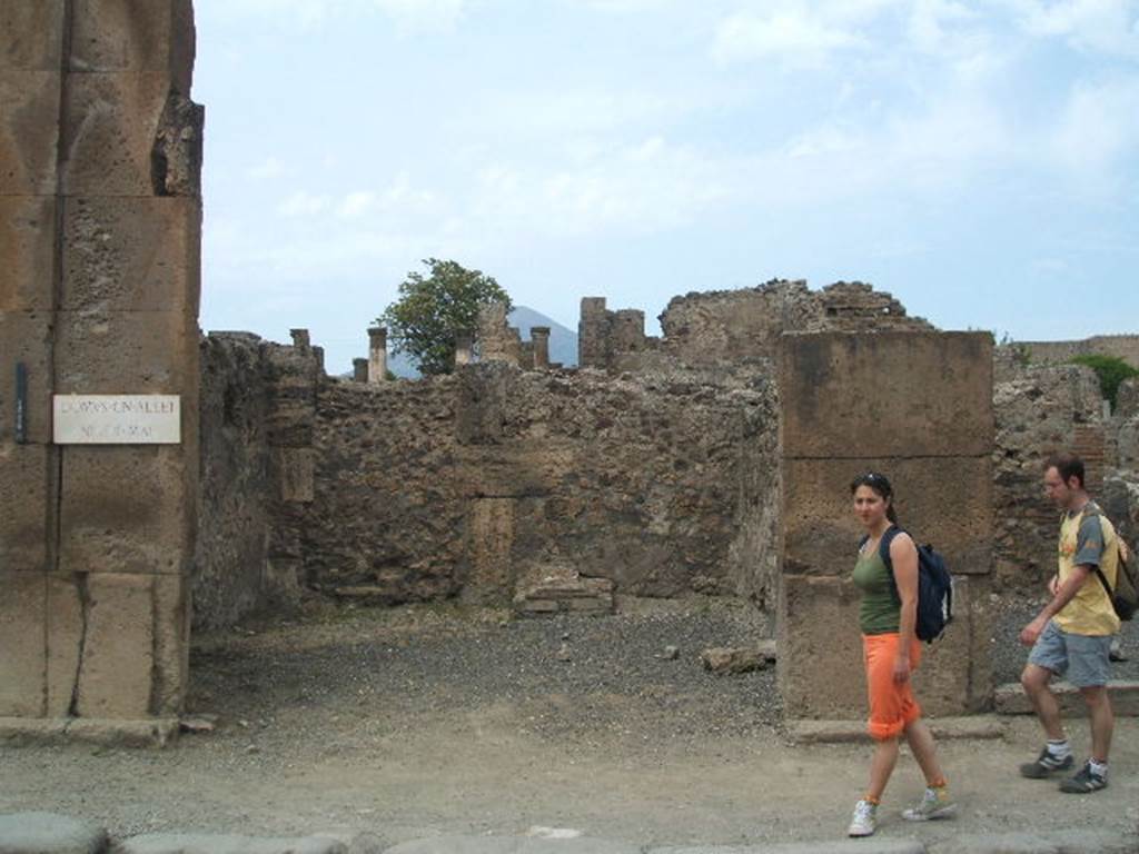 VI.6.2 Pompeii. May 2005. Looking north to entrance doorway, and rear of shop.