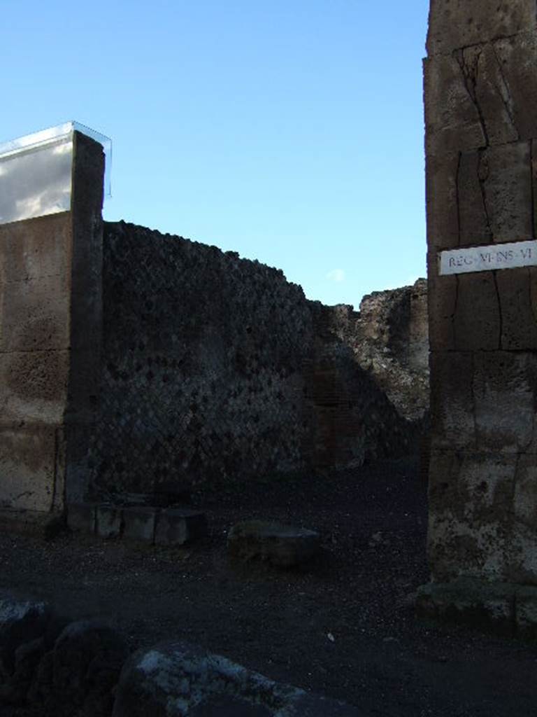 VI.6.4 Pompeii. December 2006. Entrance doorway.