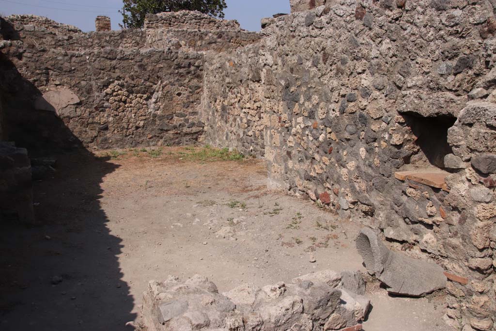 VI.6.17 Pompeii. September 2019. Looking north into rear room of bakery. Photo courtesy of Klaus Heese.