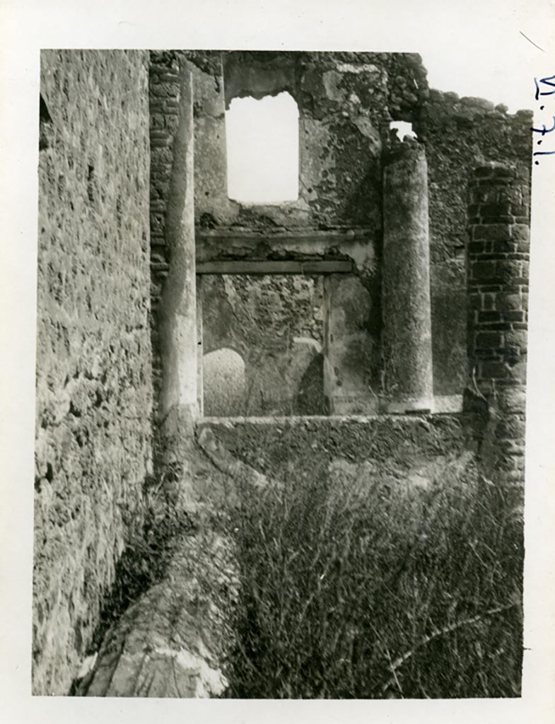 VI.7.1 Pompeii. 1959. North-east corner of atrium area. Photo by Stanley A. Jashemski.
Source: The Wilhelmina and Stanley A. Jashemski archive in the University of Maryland Library, Special Collections (See collection page) and made available under the Creative Commons Attribution-Non Commercial License v.4. See Licence and use details.
J59f0570

