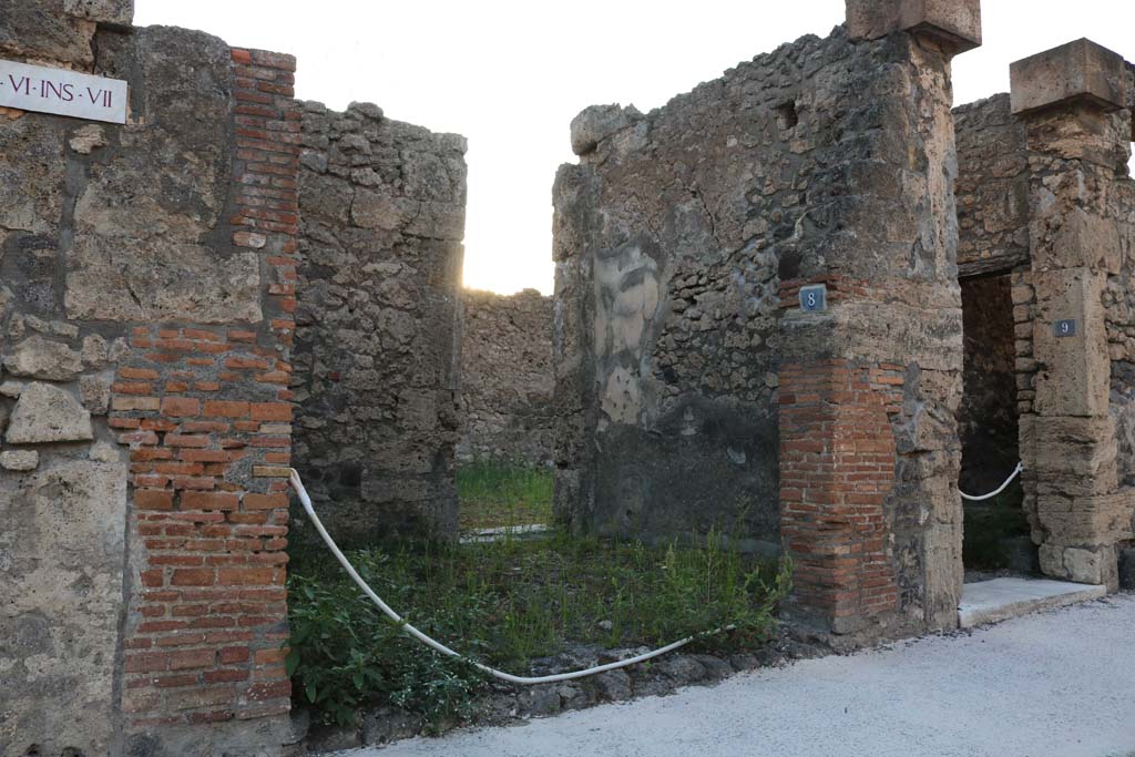 VI.7.8 Pompeii. December 2018. Entrance doorway, looking north-west on Via di Mercurio. Photo courtesy of Aude Durand.