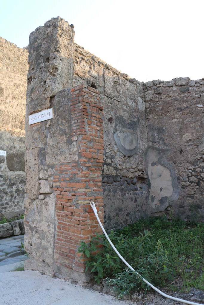 VI.7.8 Pompeii. December 2018. 
Looking south-west towards pilaster and south wall of shop. Photo courtesy of Aude Durand.
