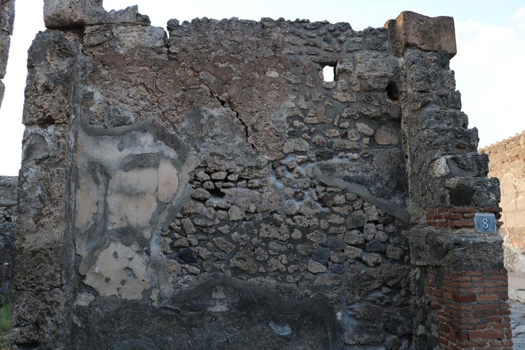 VI.7.8 Pompeii. December 2018. North wall of shop. Photo courtesy of Aude Durand.