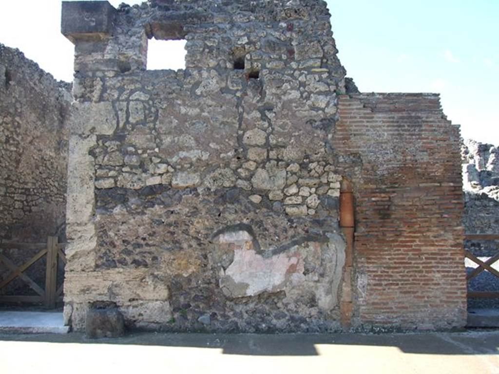 VI.7.9 Pompeii. W.1300. Façade on north side of entrance doorway.
Photo by Tatiana Warscher. Photo © Deutsches Archäologisches Institut, Abteilung Rom, Arkiv. 
