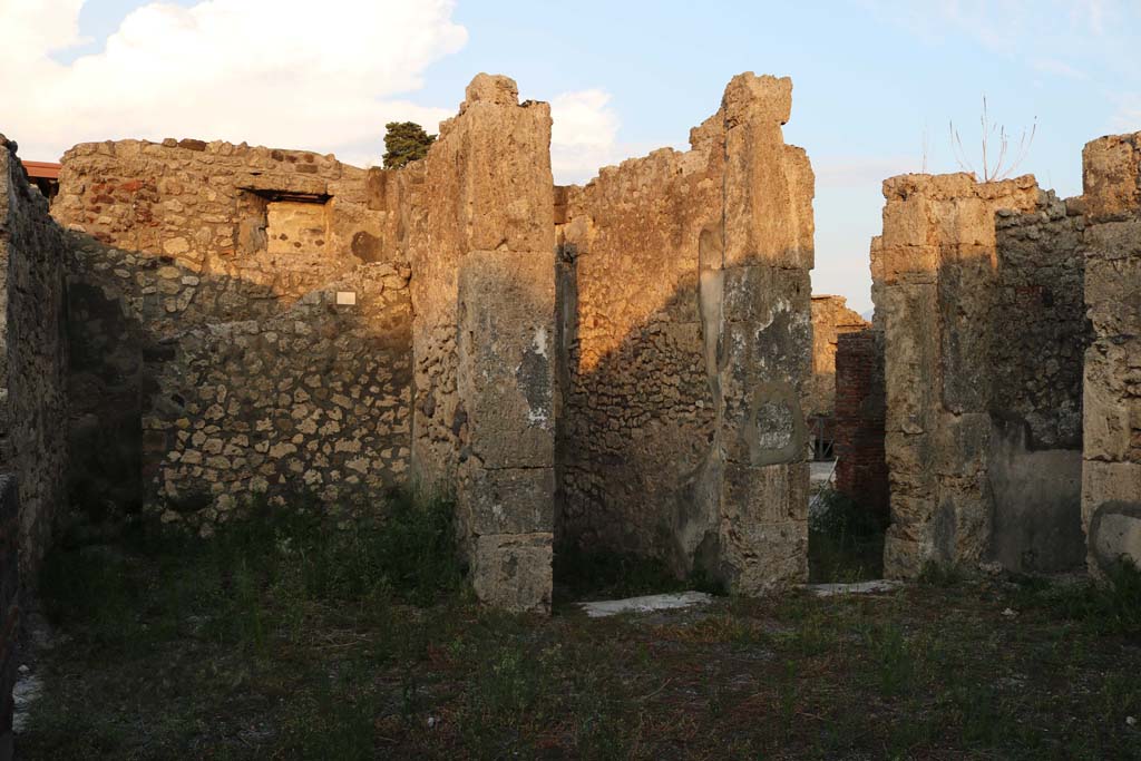 VI.7.9 Pompeii. December 2018. 
Looking towards north wall with window, in large room on north side of atrium. Photo courtesy of Aude Durand.

