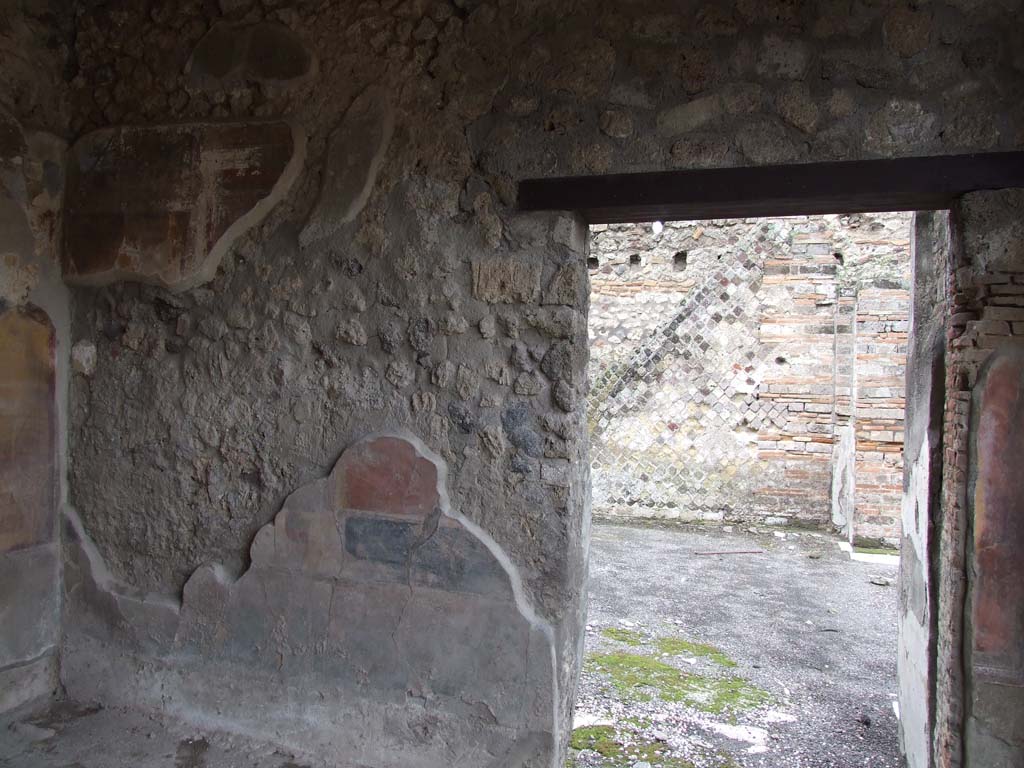 VI.7.18 Pompeii. W1332. Panel with landscape from west end at top of of south wall. See the top drawing in W.60 below.
Photo by Tatiana Warscher. Photo © Deutsches Archäologisches Institut, Abteilung Rom, Arkiv. 
