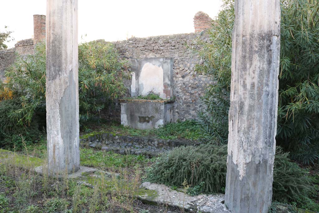 VI.7.20 Pompeii. December 2018. Looking south-west from east portico towards pool and shrine. Photo courtesy of Aude Durand.