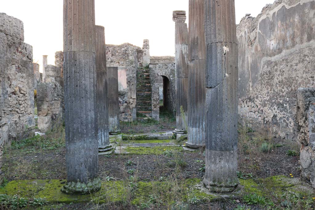 VI.7.21 Pompeii. December 2018. 
Looking west from entrance doorway. Photo courtesy of Aude Durand.
