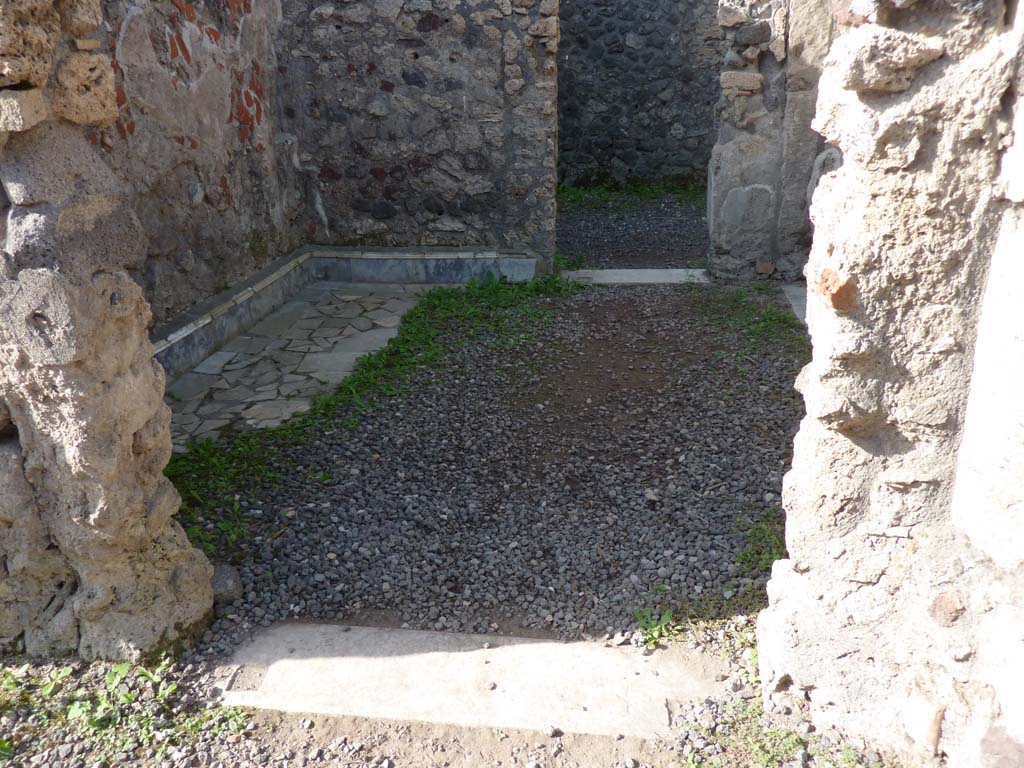 VI.7.23 Pompeii. October 2014. Looking west to doorway to room with window overlooking garden.
Foto Annette Haug, ERC Grant 681269 DÉCOR.

